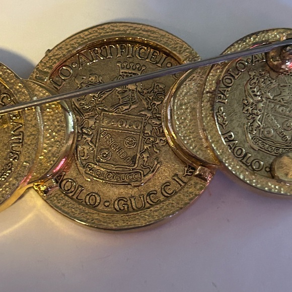 Gorgeous Gucci brooch gold tone not sure what metal bits it’s stunning 😍 - Picture 8 of 12